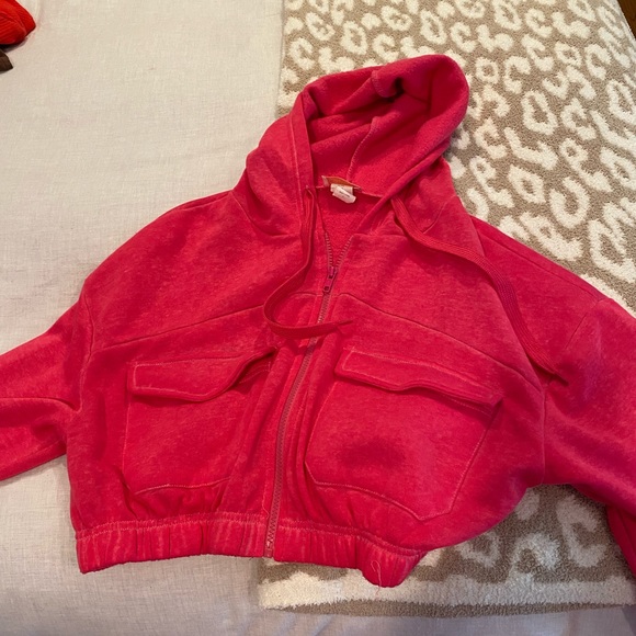 Adorable hot pink sweatsuit - Picture 2 of 3